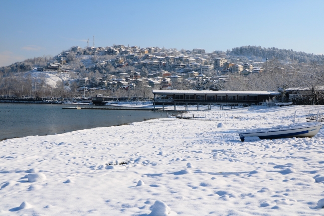 Sakarya'daki kar yağışı Sapanca Gölü'ne yaradı