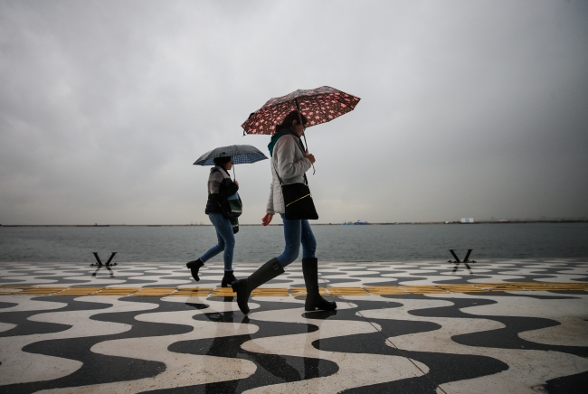 İzmir ve Manisa'ya rekor yağış