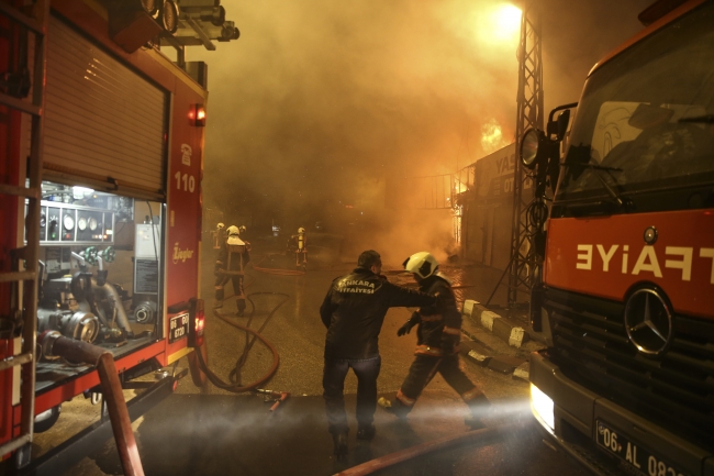 Ankara'da oto sanayi sitesinde yangın