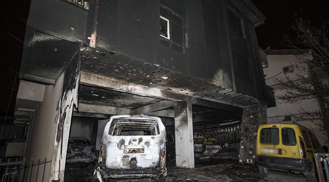 Ankara'da üç araç küle döndü