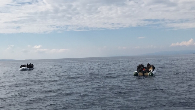 Yunanistan'ın ölüme terk ettiği 85 düzensiz göçmen kurtarıldı