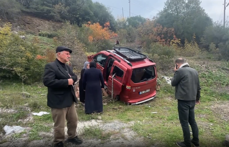 Dedesinin aracını kaçıran çocuk, polisten kaçarken şarampole yuvarlandı