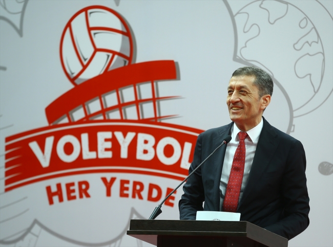 “Voleybol Her Yerde” projesinde imzalar atıldı