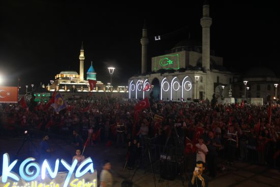 '15 Temmuz akşamı aziz milleti arkadan hançerlediler'