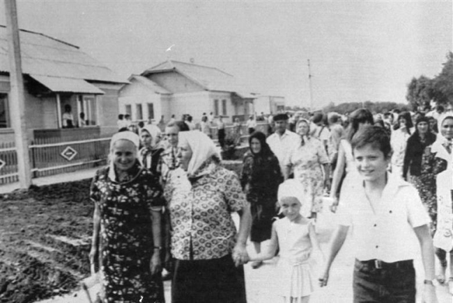 Kaza sonrası Çernobil bölgesinden tahliye edilenler. Kiev yakınları, 4 Ağustos 1986. | Fotoğraf: Reuters