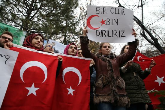 İstanbul'daki terör saldırısına tepkiler sürüyor